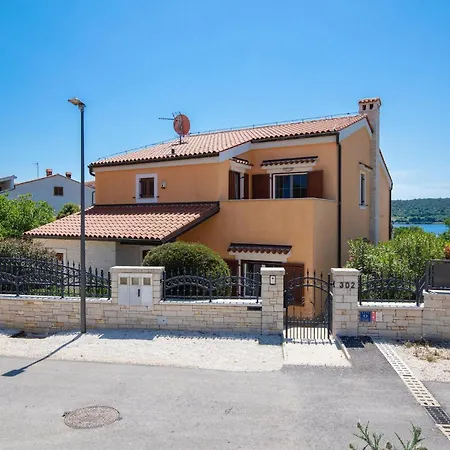 Tatil Evi Suprema Pula